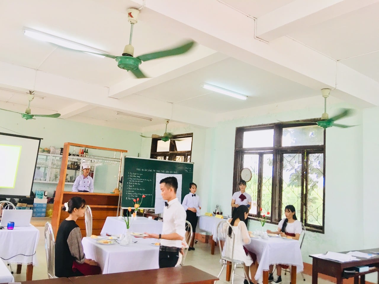 Ước mơ trở thành đầu bếp của em Hồ Văn Giang